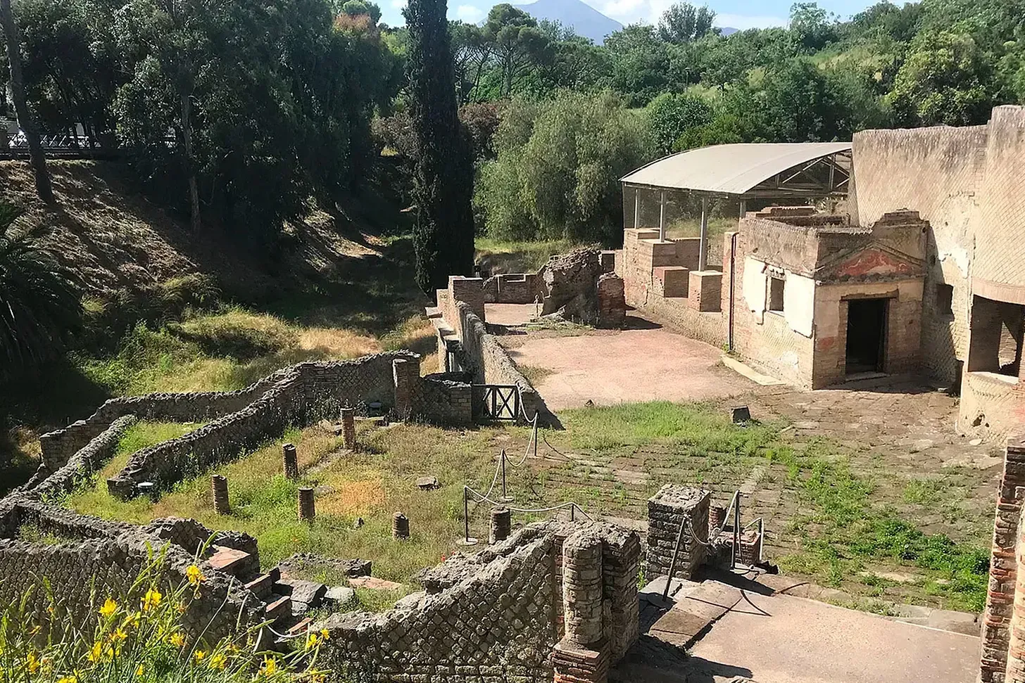 Visiting Pompeii in Italy feature image